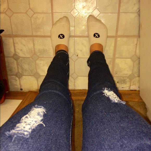 BRAND NEW!! Ripped skinny jeans! - Picture 4 of 4